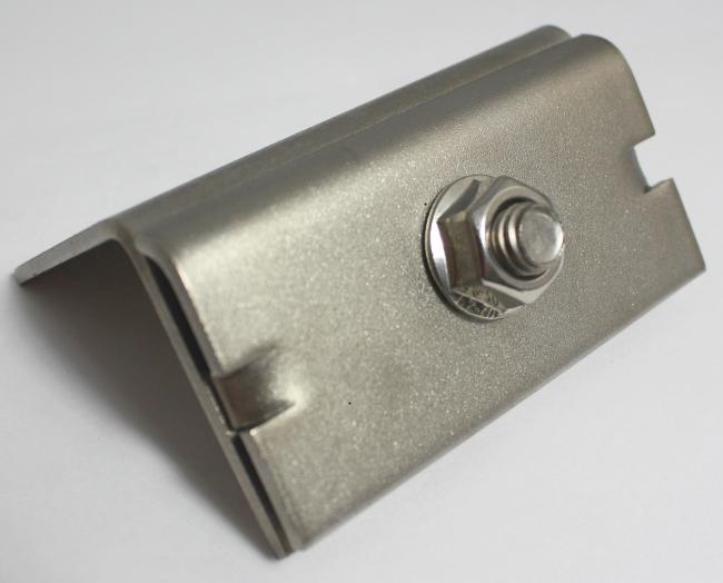 Clema de montaj pentru acoperis cu tabla faltuita