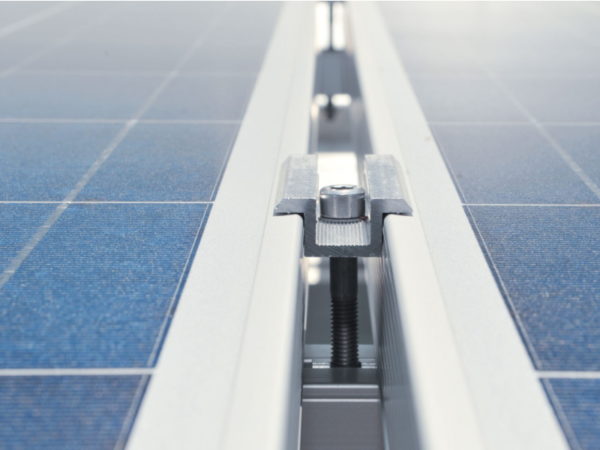 Clema de mijloc pentru montaj panouri fotovoltaice