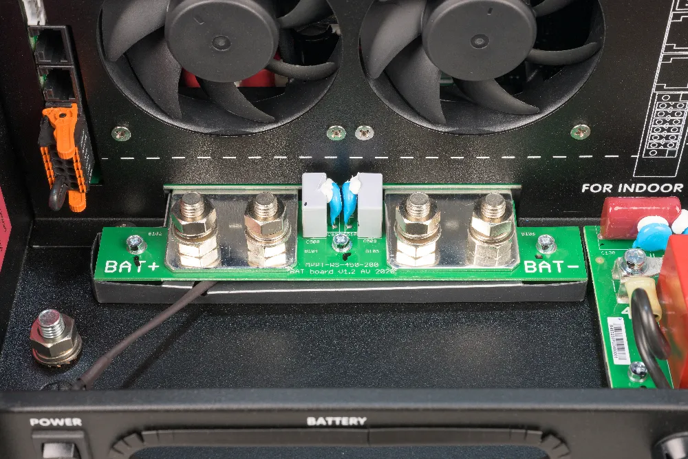 Controler solar Victron SmartSolar MPPT RS 450/200-MC4 pentru incarcare acumulatori